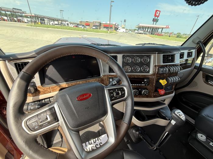 2027 Peterbilt 589-13