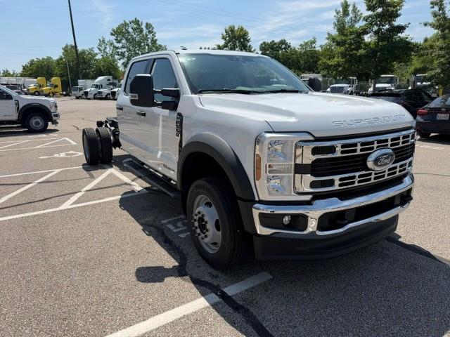 2026 Ford F-550-3