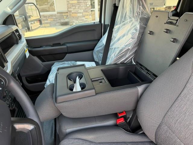 2026 Ford F-550-15