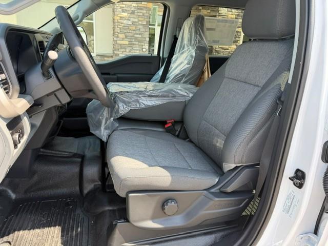 2026 Ford F-550-3