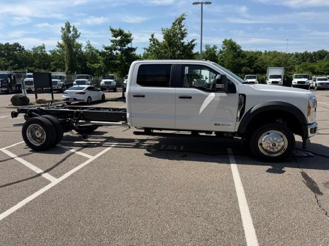 2026 Ford F-550-15