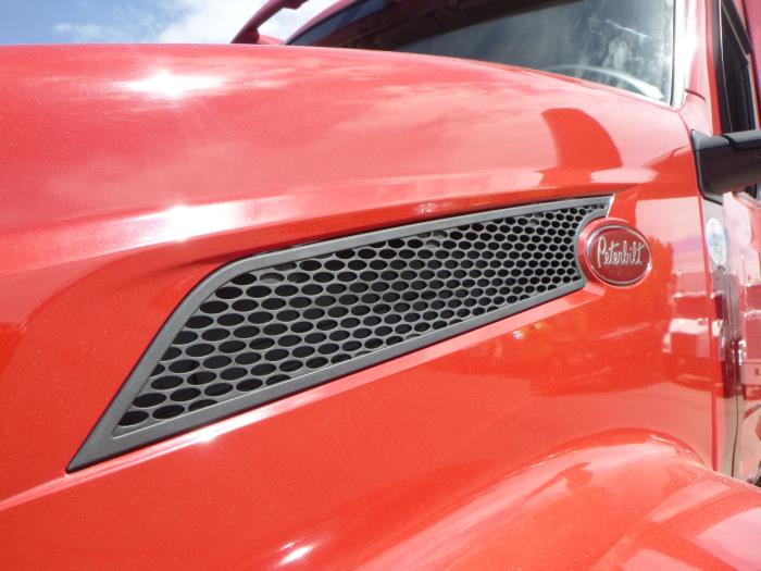 2023 Peterbilt 579-9