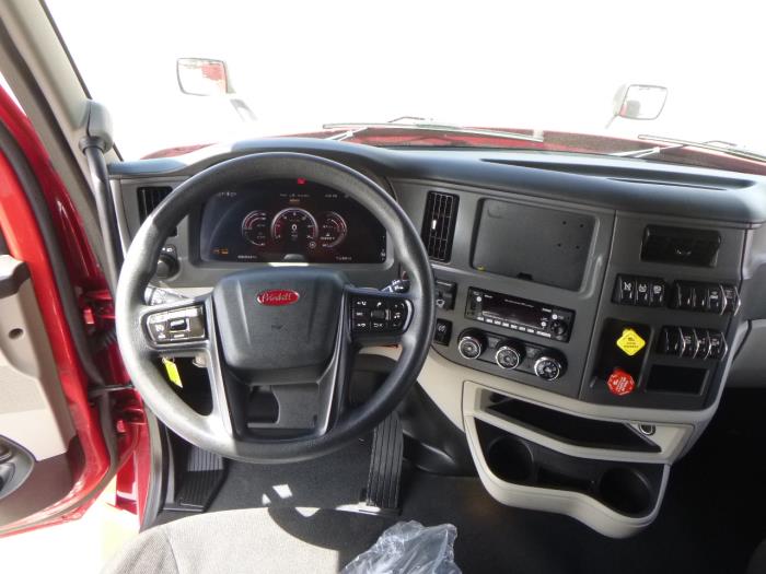 2023 Peterbilt 579-13