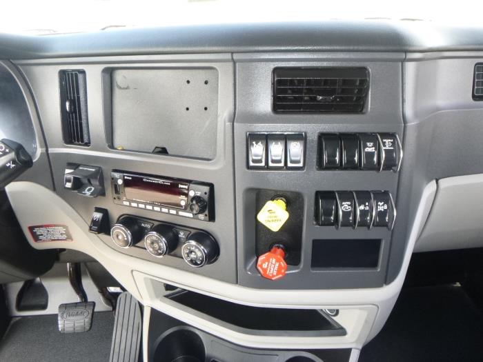 2023 Peterbilt 579-15