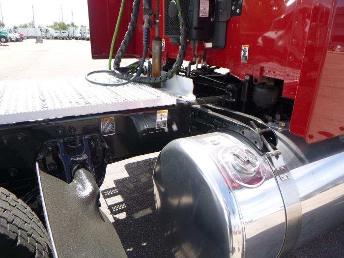2023 Peterbilt 579-37