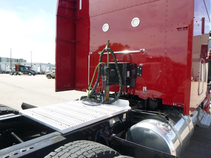 2023 Peterbilt 579-38