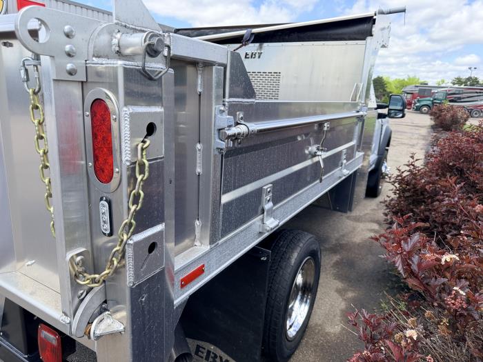 2026 Ford F-550-3