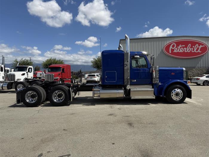 2027 Peterbilt 589-3