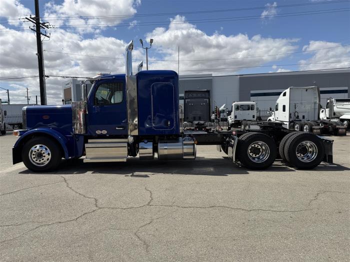 2027 Peterbilt 589-7