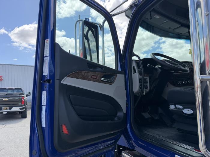 2027 Peterbilt 589-17