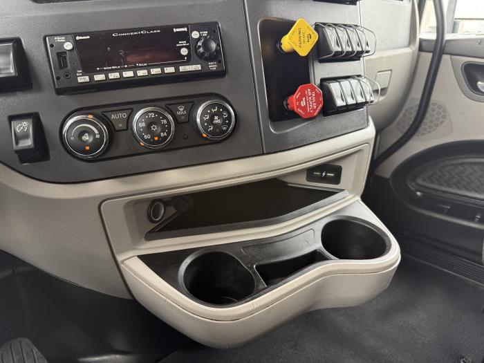 2022 Peterbilt 579-5