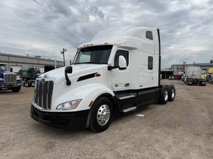 2022 Peterbilt 579-0