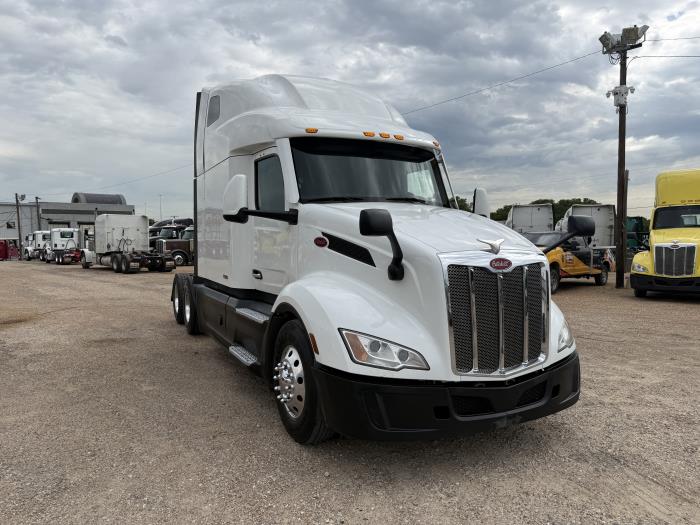 2022 Peterbilt 579-24