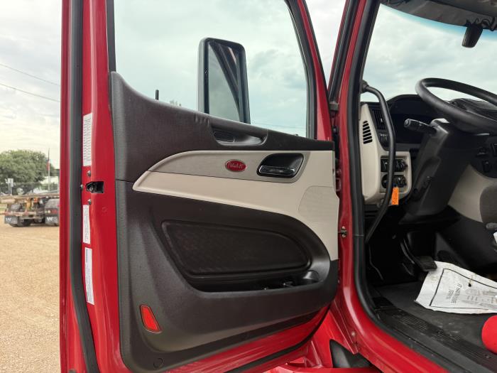 2023 Peterbilt 579-20