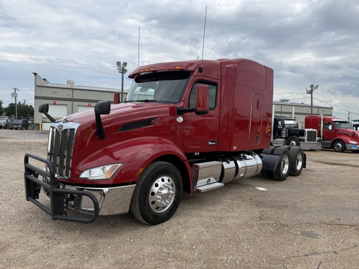 2023 Peterbilt 579-0