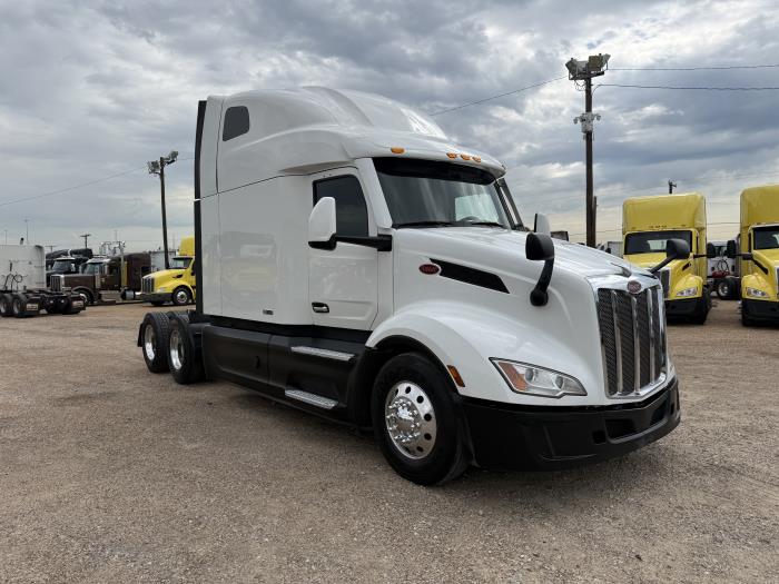 2022 Peterbilt 579-25