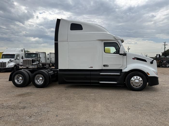 2022 Peterbilt 579-28