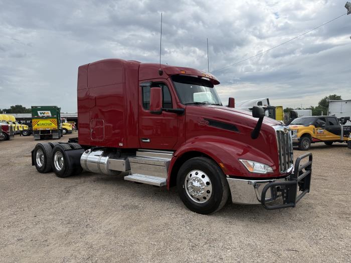 2023 Peterbilt 579-27