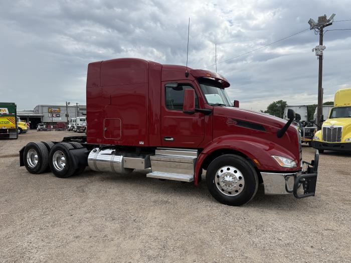 2023 Peterbilt 579-28