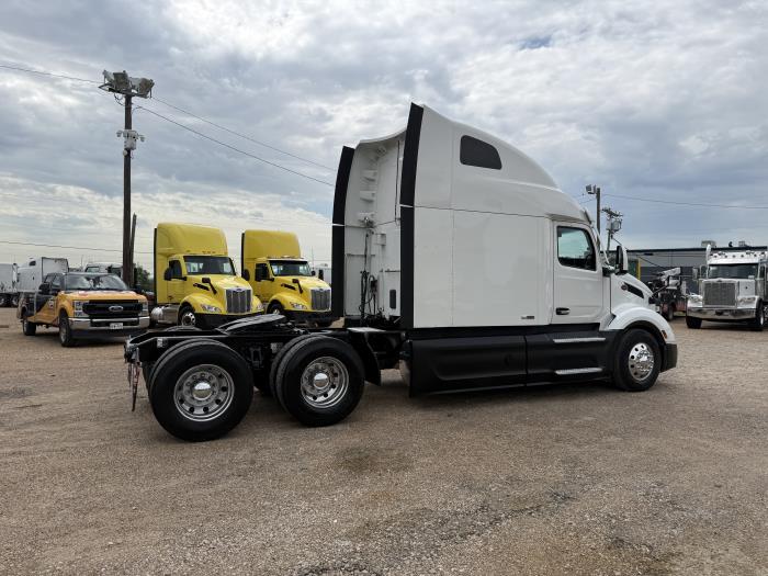2022 Peterbilt 579-32