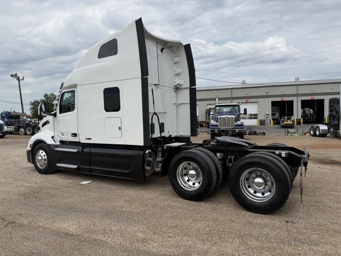 2022 Peterbilt 579-42
