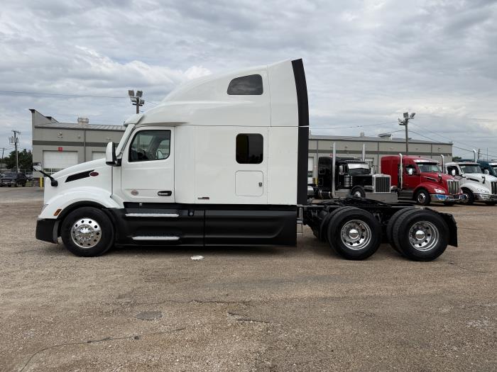 2022 Peterbilt 579-45