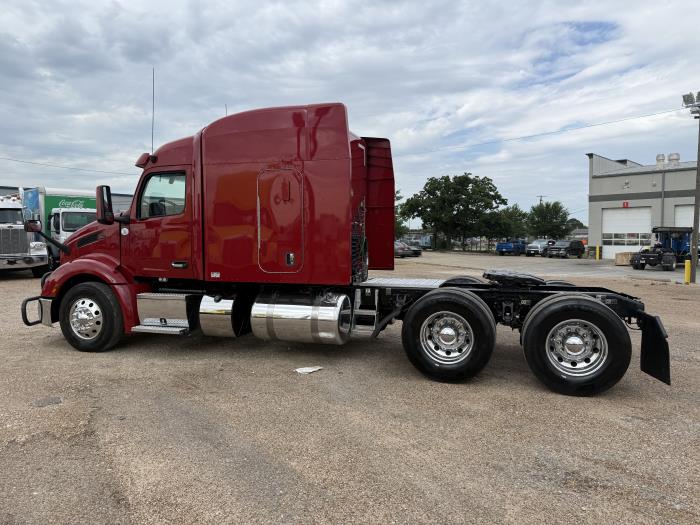 2023 Peterbilt 579-43