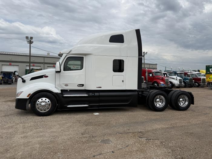 2022 Peterbilt 579-46