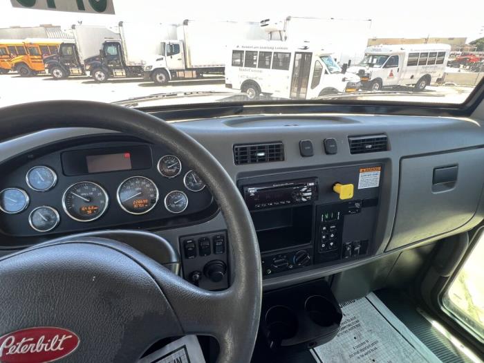 2015 Peterbilt 337-9