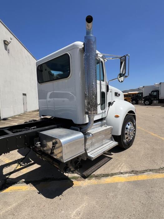 2015 Peterbilt 337-4