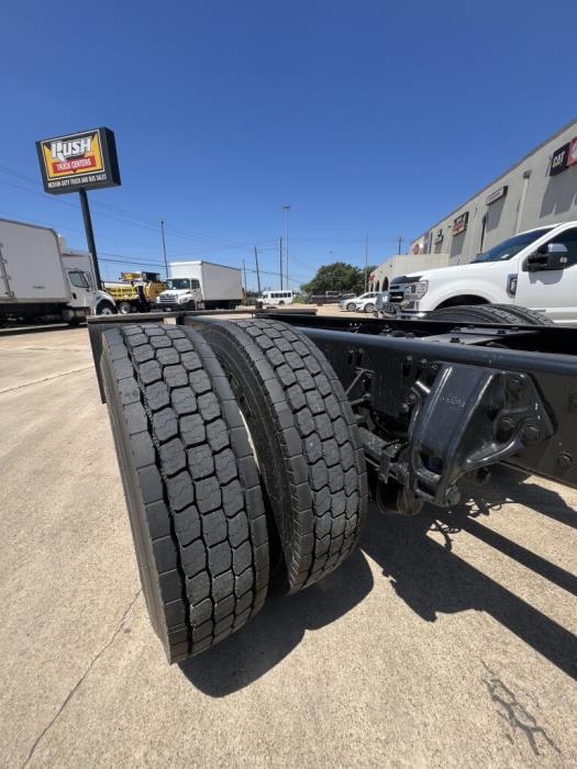 2015 Peterbilt 337-13
