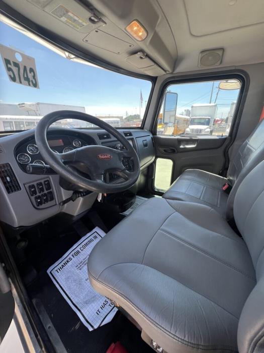 2015 Peterbilt 337-12