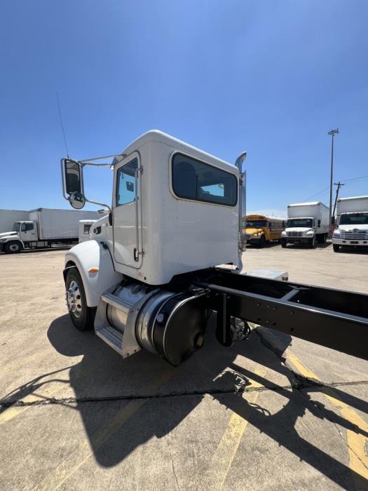 2015 Peterbilt 337-3
