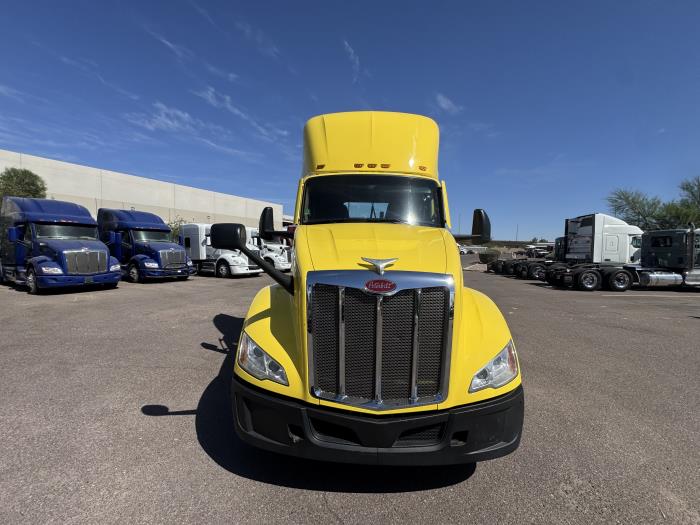 2023 Peterbilt 579-2