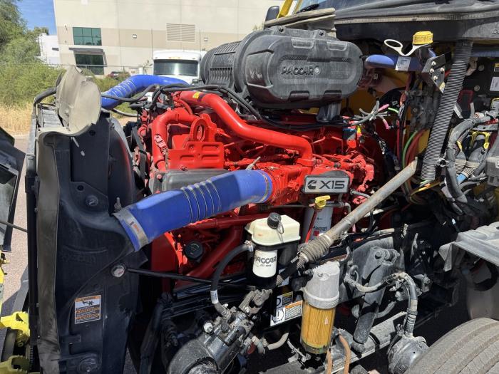 2023 Peterbilt 579-8