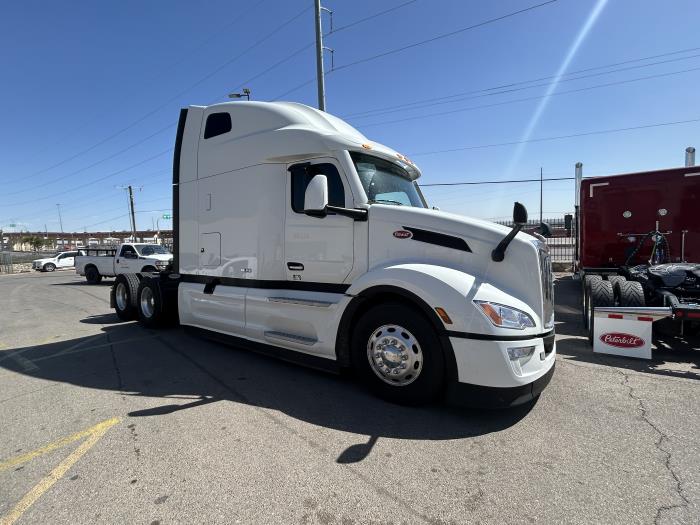 2027 Peterbilt 579-1