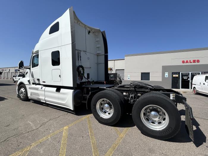 2027 Peterbilt 579-4