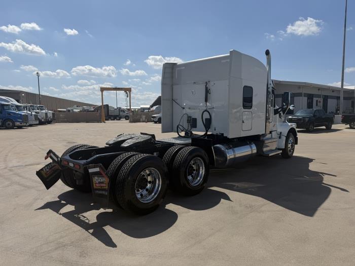 2022 Peterbilt 567-4