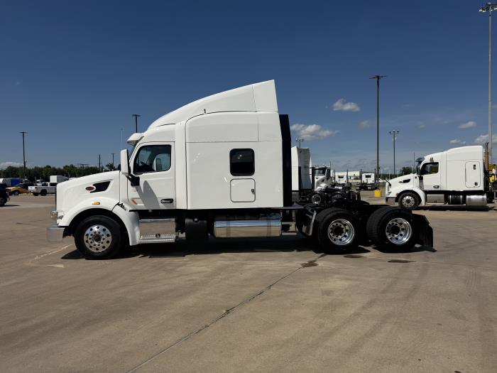 2022 Peterbilt 567 in Orlando, FL — photo 3