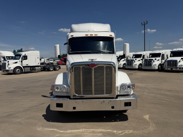 2022 Peterbilt 567-8