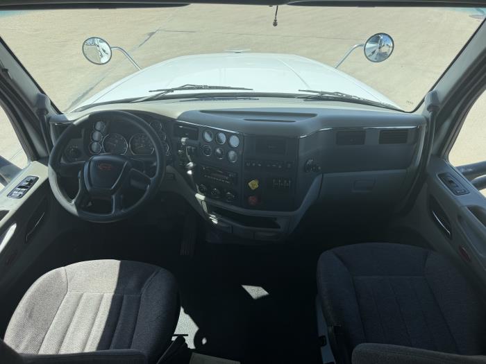 2022 Peterbilt 567-30
