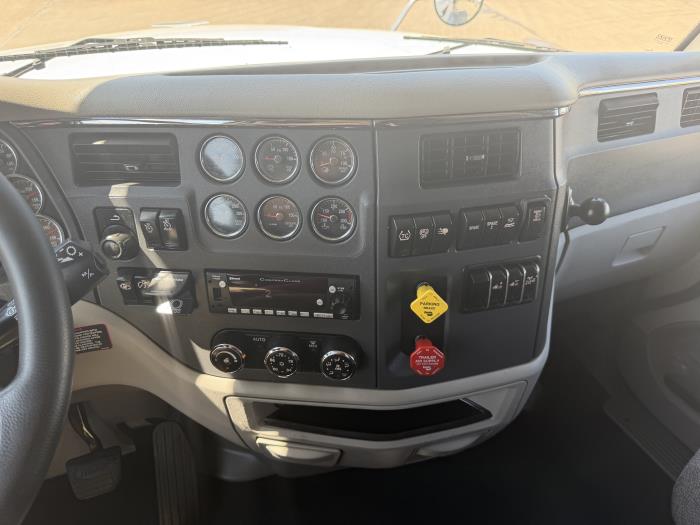 2022 Peterbilt 567-32