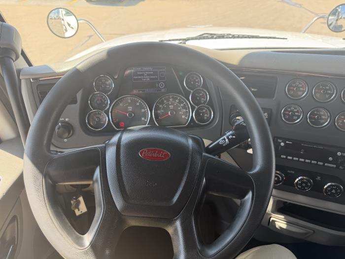 2022 Peterbilt 567-33