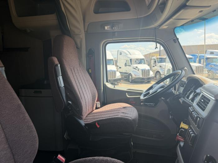 2022 Peterbilt 567-22