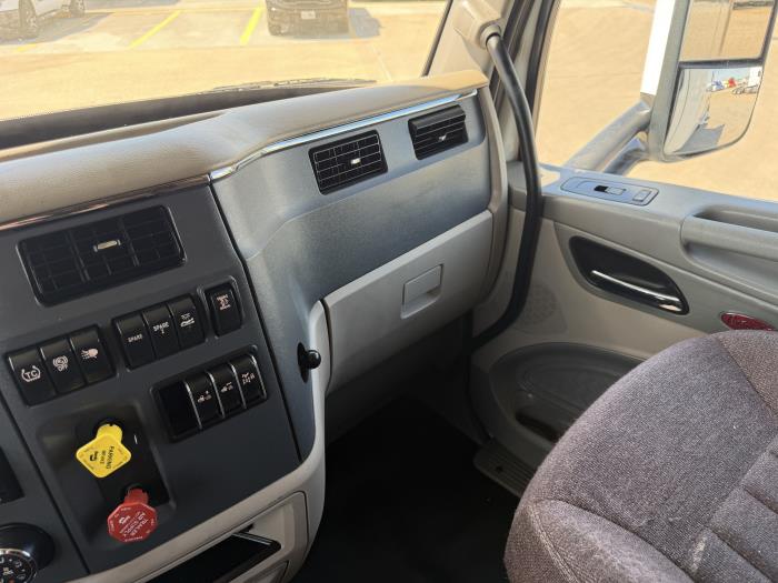 2022 Peterbilt 567-31