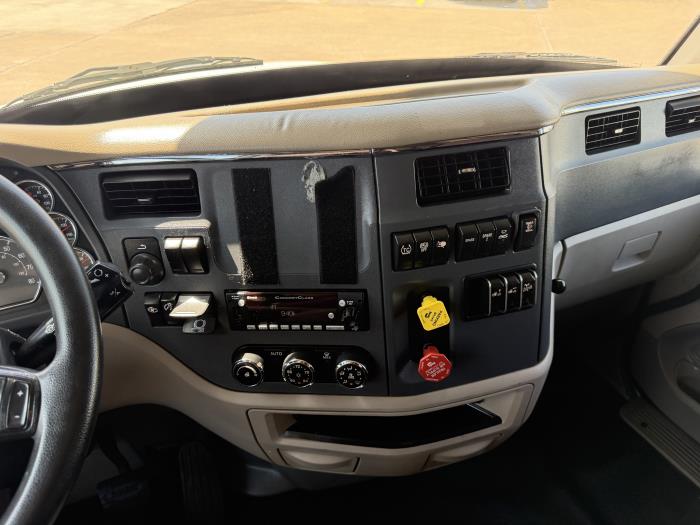2022 Peterbilt 567-32