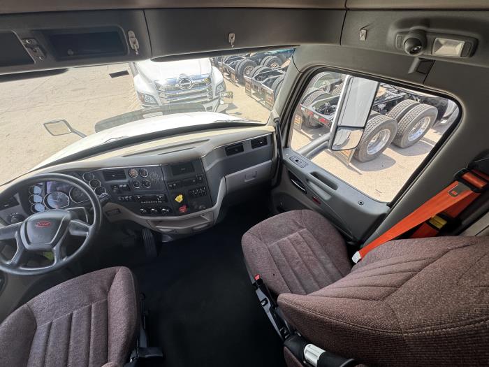 2022 Peterbilt 579-12