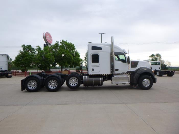 2021 Kenworth W990-7
