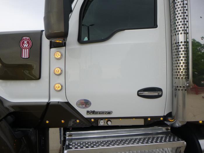 2021 Kenworth W990-8