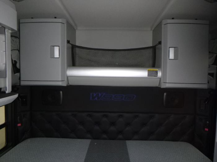 2021 Kenworth W990-31